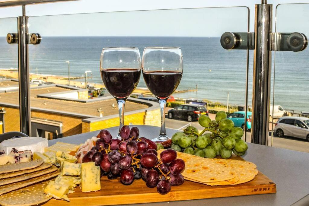 Soho Beach Apartment With Fabulous Sea View And 2 Minutes To The Beach With Free Parking And Netflix Bournemouth Buitenkant foto