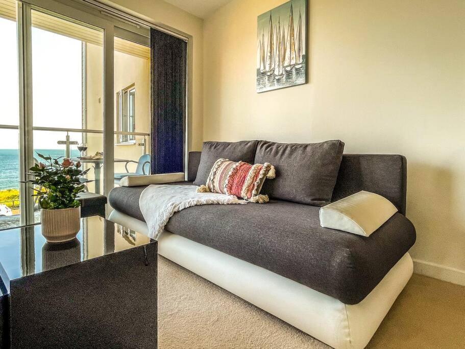 Soho Beach Apartment With Fabulous Sea View And 2 Minutes To The Beach With Free Parking And Netflix Bournemouth Buitenkant foto