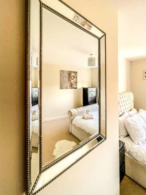 Soho Beach Apartment With Fabulous Sea View And 2 Minutes To The Beach With Free Parking And Netflix Bournemouth Buitenkant foto
