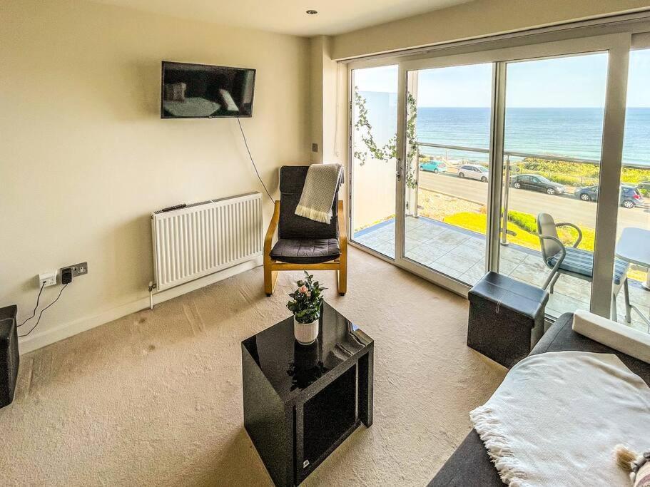 Soho Beach Apartment With Fabulous Sea View And 2 Minutes To The Beach With Free Parking And Netflix Bournemouth Buitenkant foto