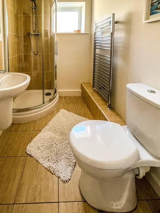 Soho Beach Apartment With Fabulous Sea View And 2 Minutes To The Beach With Free Parking And Netflix Bournemouth Buitenkant foto
